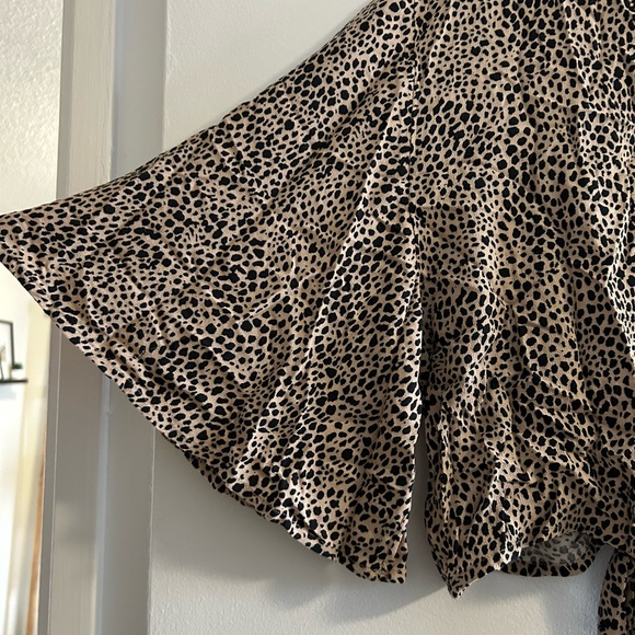 American Eagle Tie Crop Top - Picture 4 of 4